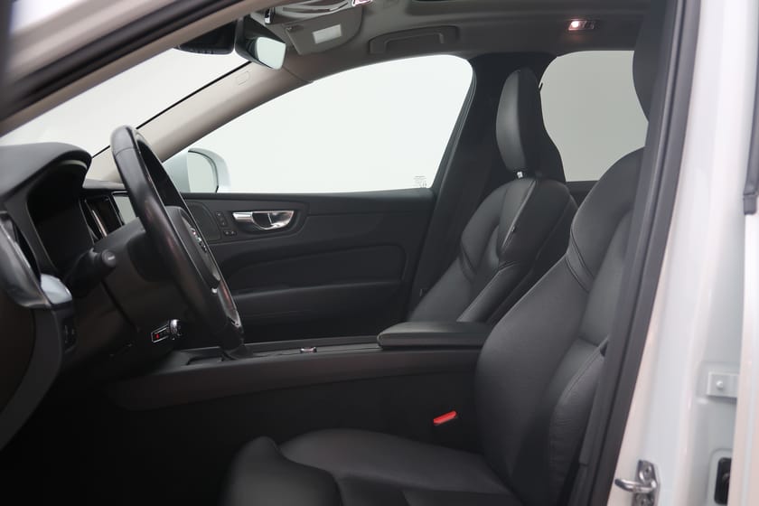 Bild 4 av Volvo XC60 T5 AWD Momentum Advanced SE/Pano/HeadUp