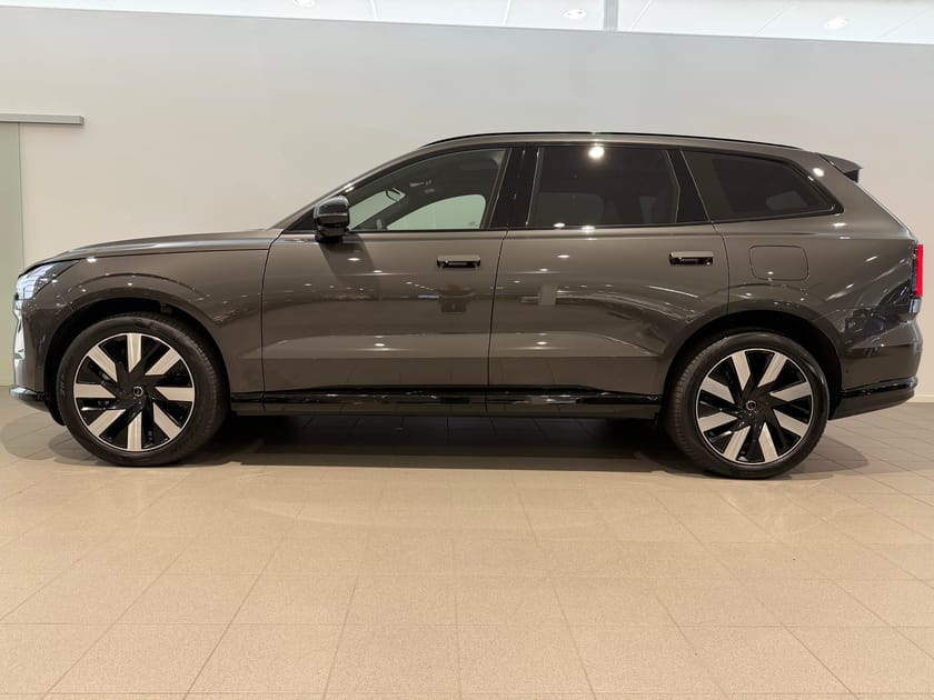 Bild 3 av Volvo EX90 Twin Motor Ultra 7-sätes / 360 Kamera / Panoramatak / 10.000kr tillbehör/