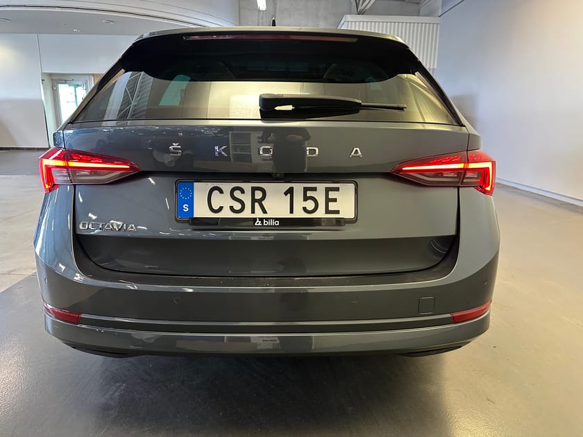 Bild 5 av Škoda Octavia Kombi 2.0 TDI SCR Style / Panoramatak / Dragkrok / Backkamera / Navigation
