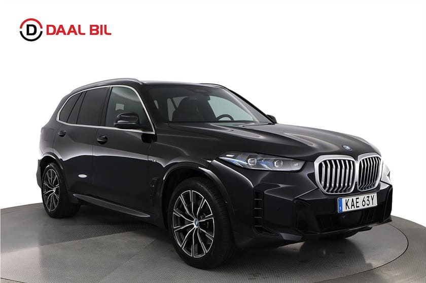 Bild 3 av BMW X5 xDrive50e 490HK M-SPORT INNOVATION H/K® LUFTFJÄD 3DVIEW