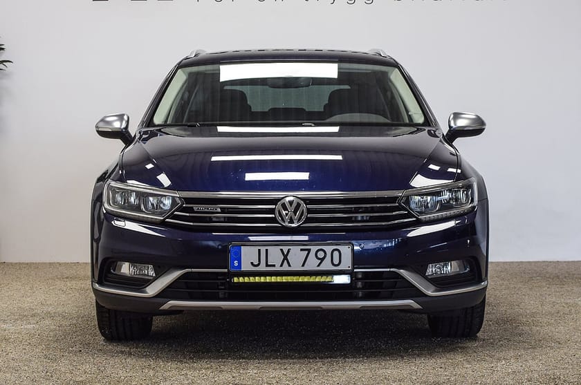 Bild 4 av Volkswagen Passat Alltrack 2.0 TSI 4M 220HK Värmare Drag Skinn Cockpit