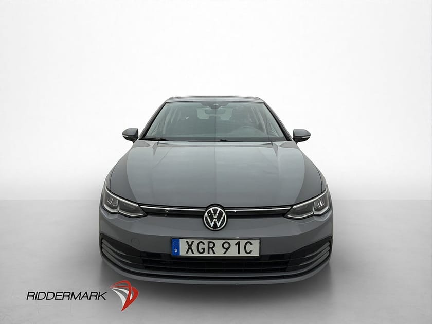 Bild 2 av Volkswagen Golf 1.5 eTSI 150hk Kamera Navi Ambient CarPlay