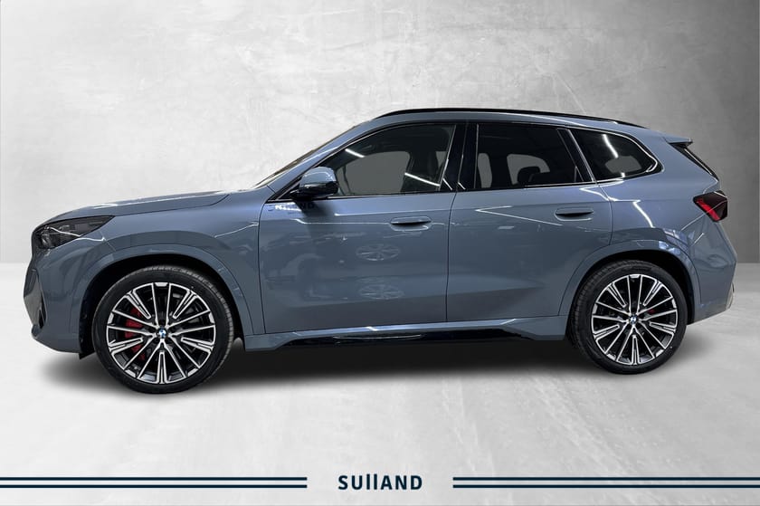 Bilde 2 av BMW iX1 xDrive30 Supercharged M-Sport Pro, Storm Bay Met, Pano