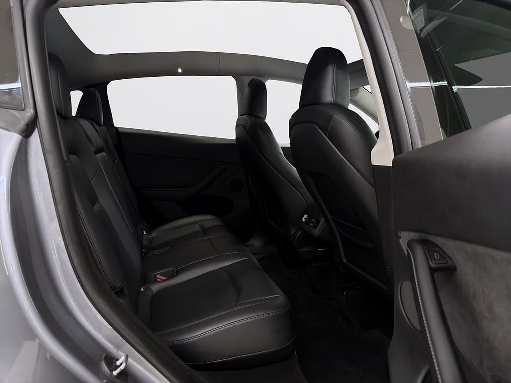 Tesla Model Y Long Range AWD, 514ps, 2024
