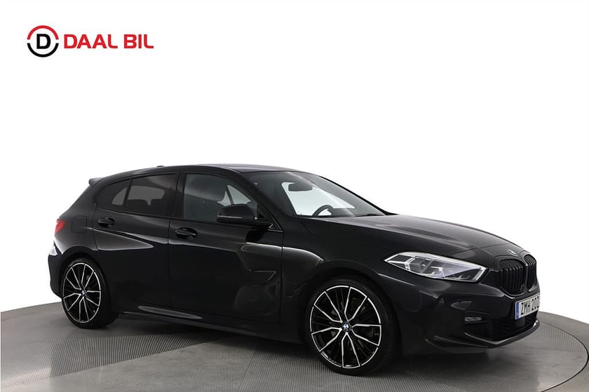 Bild 4 av BMW 120d xDrive 190HK M-SPORT PANORAMA HELSKINN NFC P-SENS HIFI