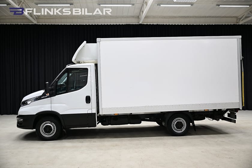 Bild 2 av Iveco Daily 35-140 Chassi Cab 136HK Automat|Volymskåp|BG-Lyft|Sidodörr|Lågmil|Leasbar
