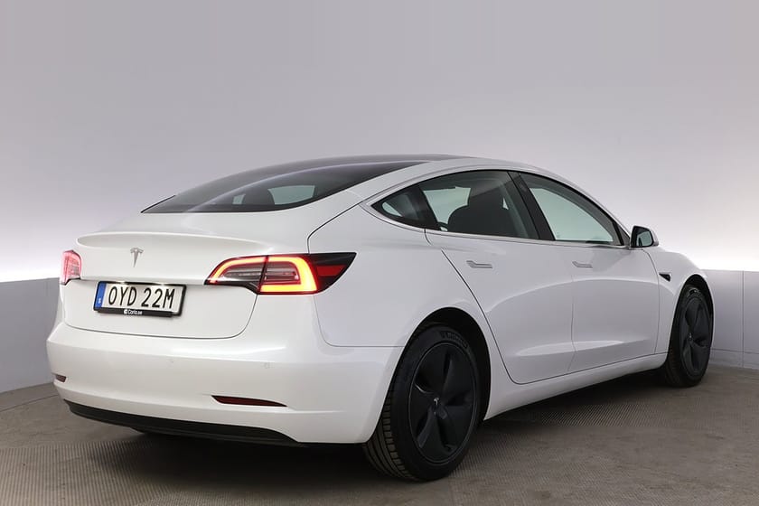Bild 5 av Tesla Model 3 Standard Range Plus Autopilot Pano 4.99%