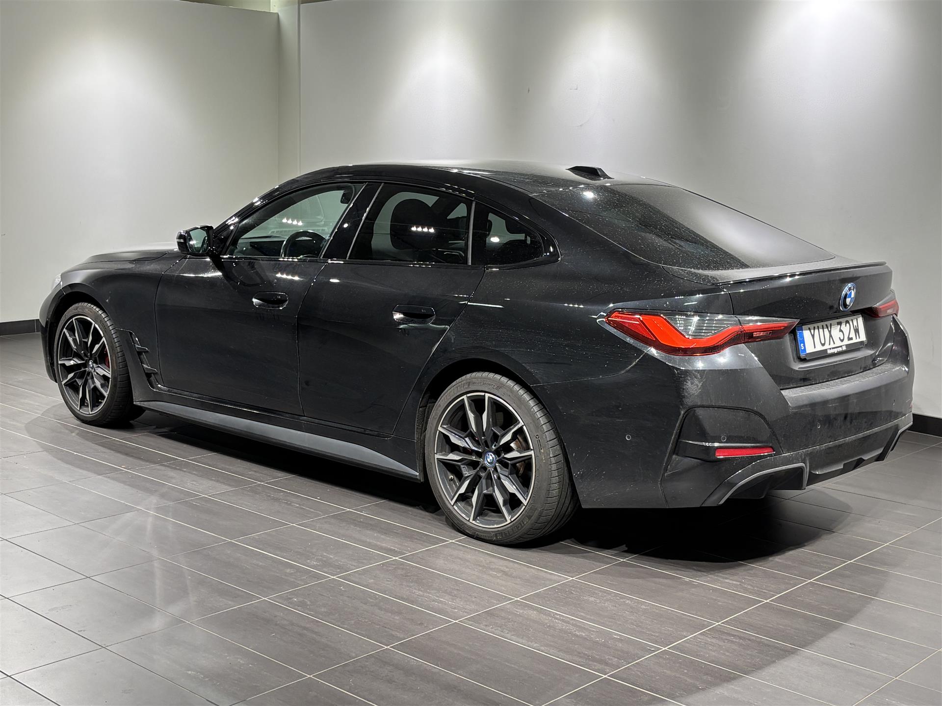BMW i4 2023, photo 2/2