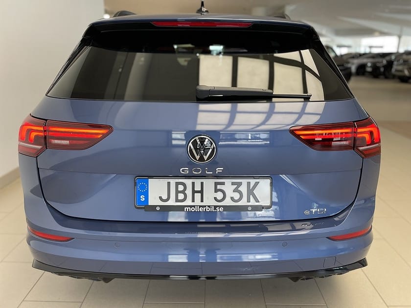 Bild 5 av Volkswagen Golf Sportscombi Sportsvan 1.5 eTSI 150hk  DSG R-Line|B-kamera|Drag|El-bakluc
