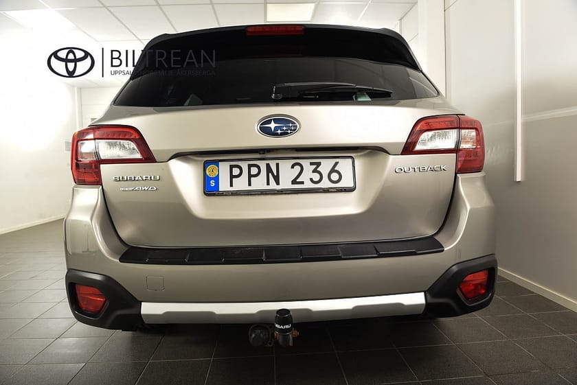 Bild 5 av Subaru Outback 2.5 4WD Drag Backkamera Navi M&K-värm