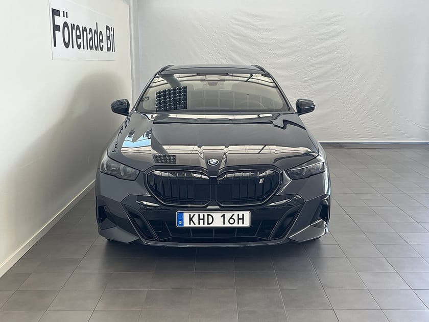 Bild 2 av BMW i5 xDrive40 Touring M Sport Pro Innovation Drag Rattvärme