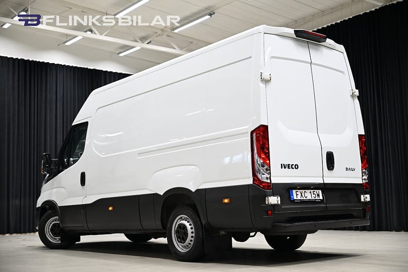 Bild 4 av Iveco Daily 35-140 Van 2.3 JTD Hi-Matic 136HK L3H2 Automat|3.5ton-drag