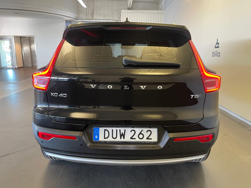 Bild 4 av Volvo XC40 T5 AWD Momentum Intro Edition/ Bak kamera/ Navigation/ El bagagelucka/ 10.000kr Tillbehör/