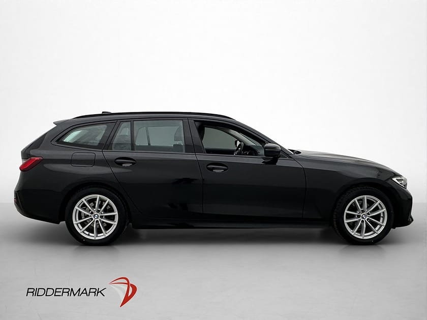 Bild 4 av BMW 320i Touring 320 Sport line Drag Kamera Cockpit HiFi Navi Halvskinn