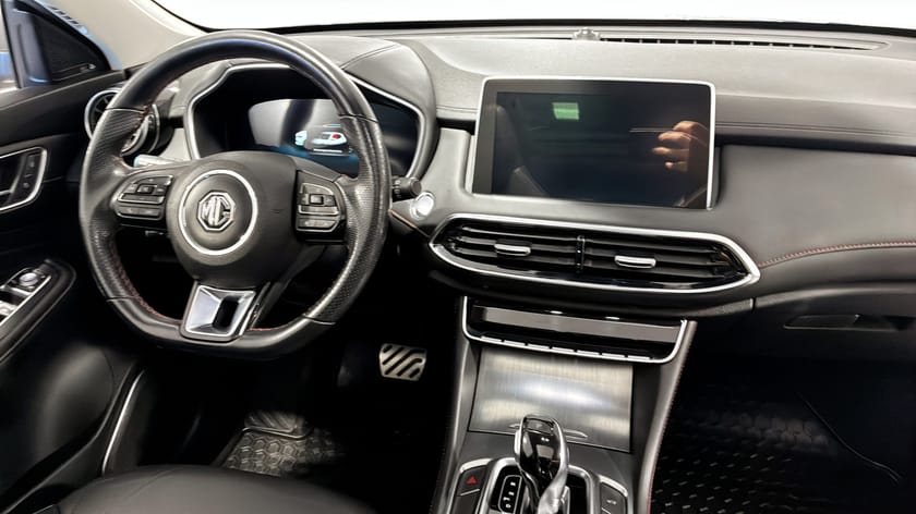 Bild 4 av MG EHS PHEV Plug-In Hybrid 258hk Luxury |Pano|360º|Läder|Nav|Drag|