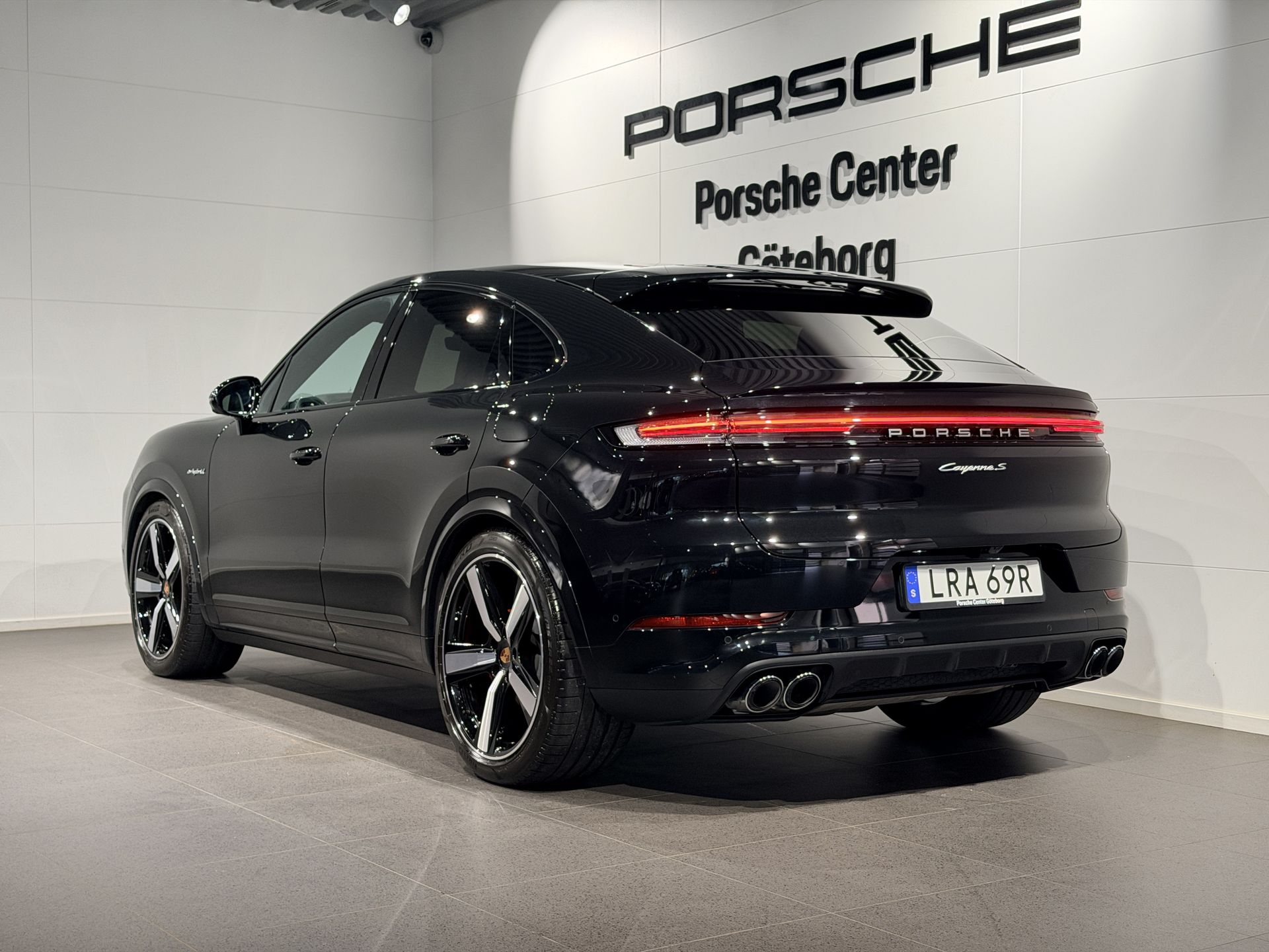 Porsche Cayenne S E-Hybrid Coupé 2025, bild 6/10