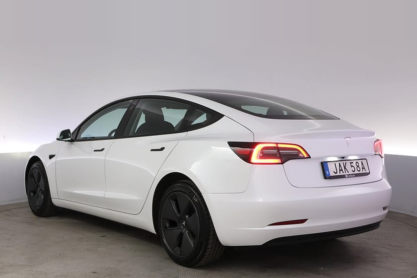 Bild 4 av Tesla Model 3 Standard Range Refresh AP Pano V-hjul