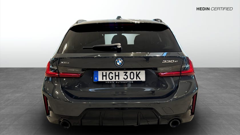Bild 5 av BMW 330e xDrive Touring M-Sport | Pano | HK | Dragkrok | 292hk