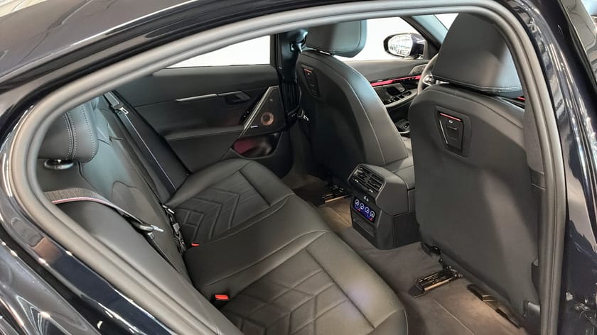 Bild 5 av BMW 550e xDrive Sedan M Sport Pro Business Edt Panorama Bowers & W
