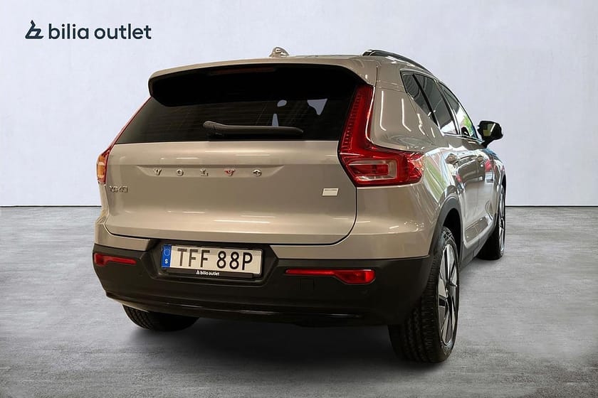 Bild 3 av Volvo XC40 Recharge Extended Range Core B-kamera Döda Vinkel