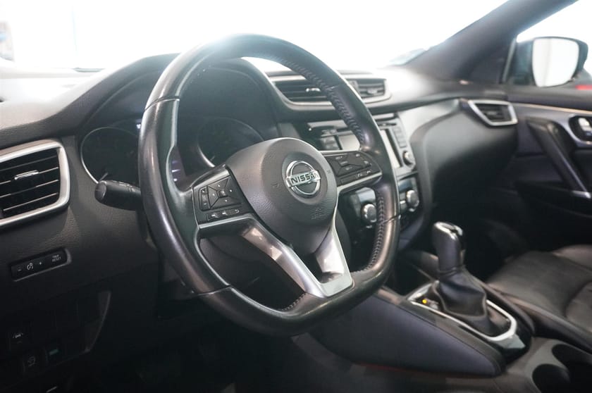 Bild 2 av Nissan Qashqai 1.2 DIG-T Xtronic 115hk Pano Bose