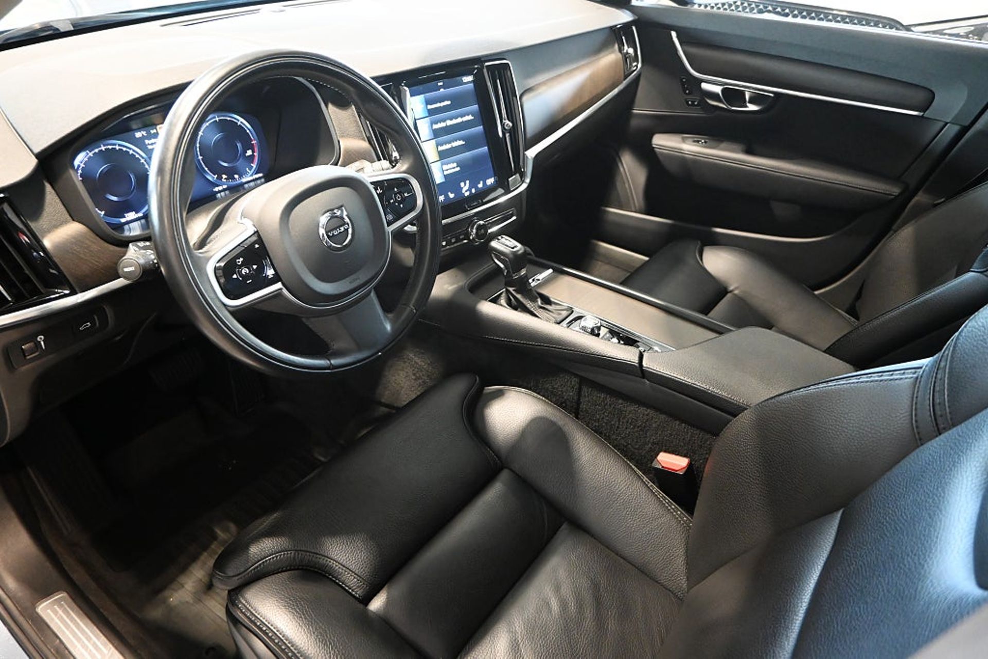 Volvo V90 Cross Country 2019, kuva 7/10