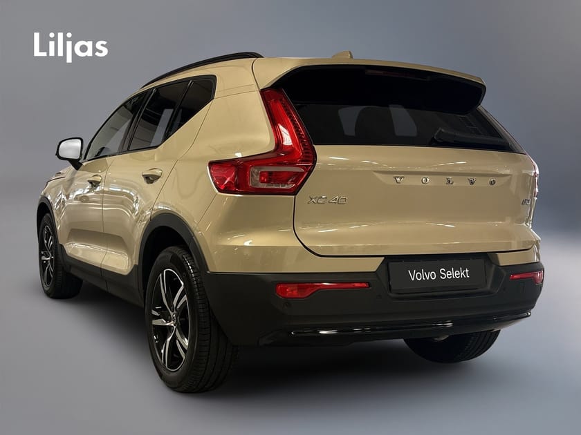 Bild 4 av Volvo XC40 B3 FWD Bensin Plus Dark