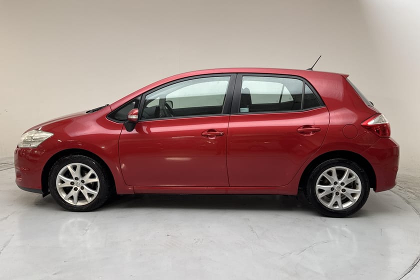 Bild 2 av Toyota Auris 1.6 VVT-i 5dr (132hk) Plus
