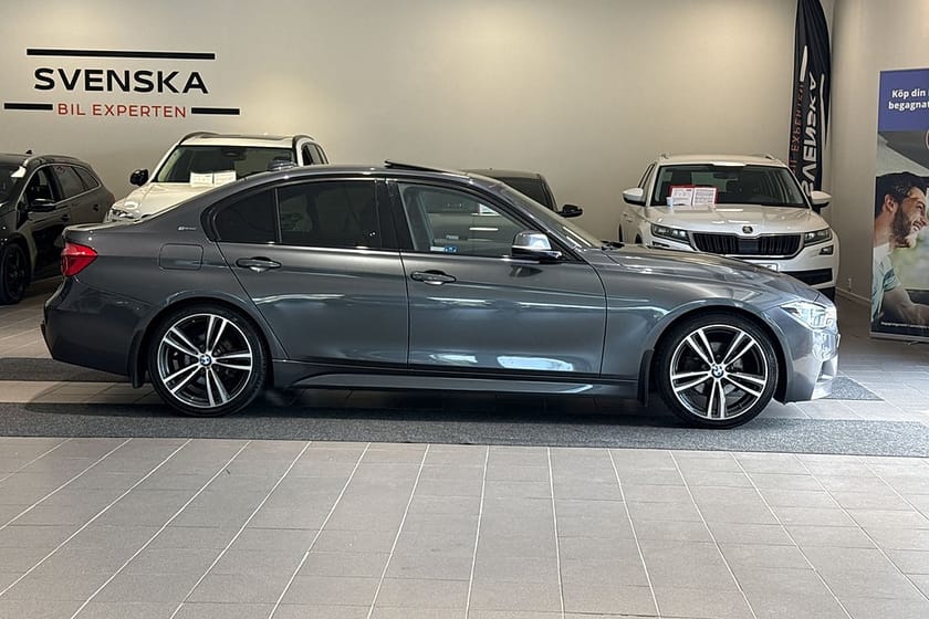 Bild 4 av BMW 330e Sedan 252hk/M Sport/Lounge Pack/Navi/H&K/Taklucka