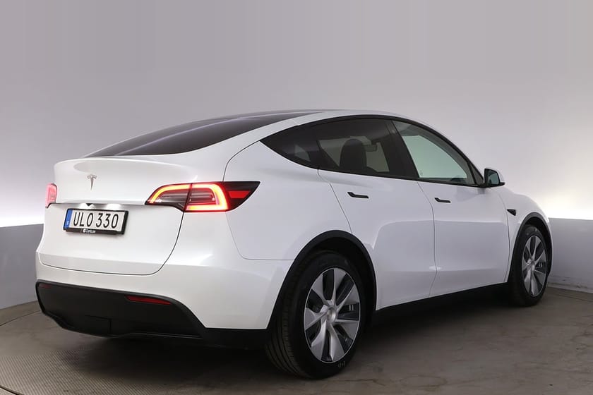 Bild 5 av Tesla Model Y Standard Range RWD Autopilot Panorama Drag