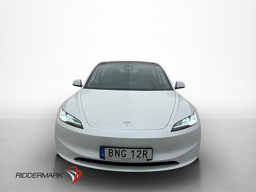 Bild 3 av Tesla Model 3 Standard Range Dragkrok Värmepump Autopilot
