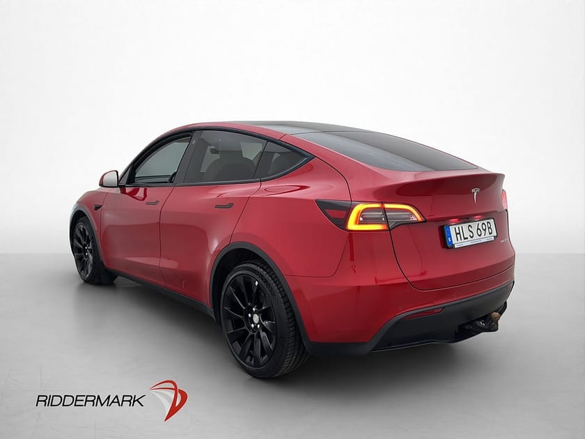 Bild 5 av Tesla Model Y Long Range AWD Pano Drag AP Ljus interiör MOMS