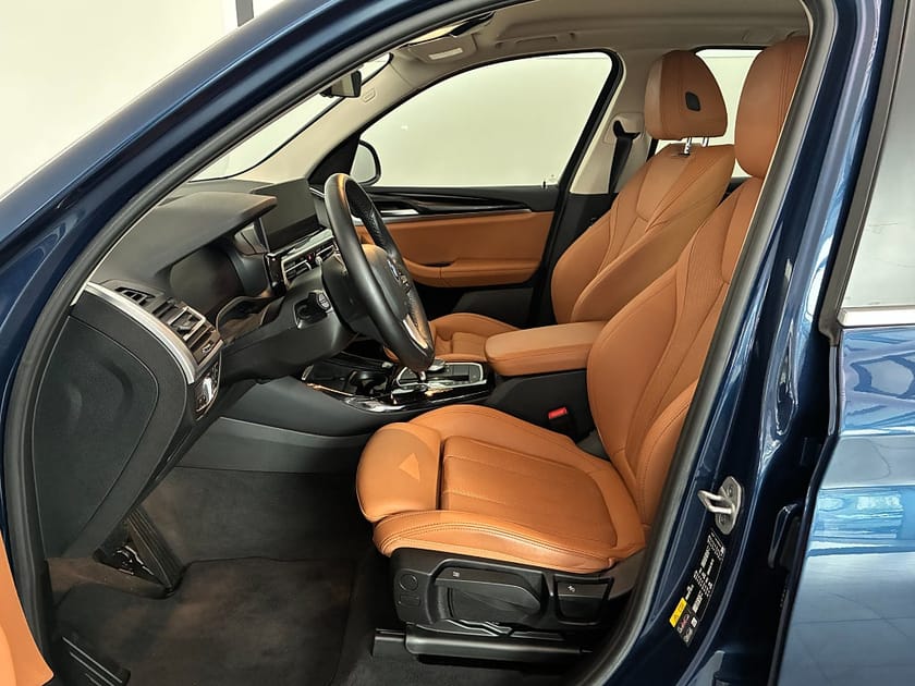 Bild 5 av BMW X3 xDrive30e Nav Drag HiFi Backkamera Sportstol