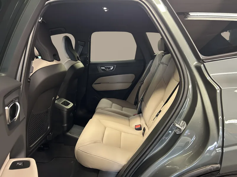 Bild 11 av 13 – Volvo XC60 T6 Plus Dark Nordic Edition Plus Nordic Edition