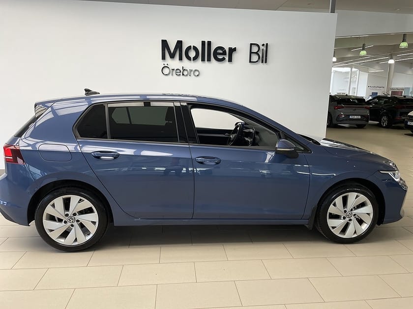 Bild 3 av Volkswagen Golf LIFE 1.5 eTSI 150 HK  DSG|Värmare|B-Kamera