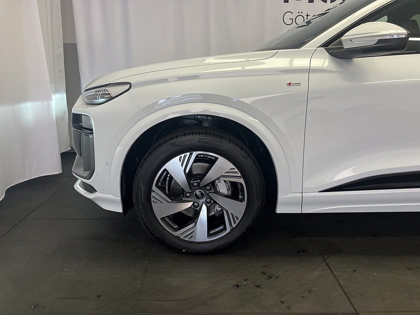 Bild 5 av Audi Q6 e-tron quattro SUV 315 KW S-line Lagerbil