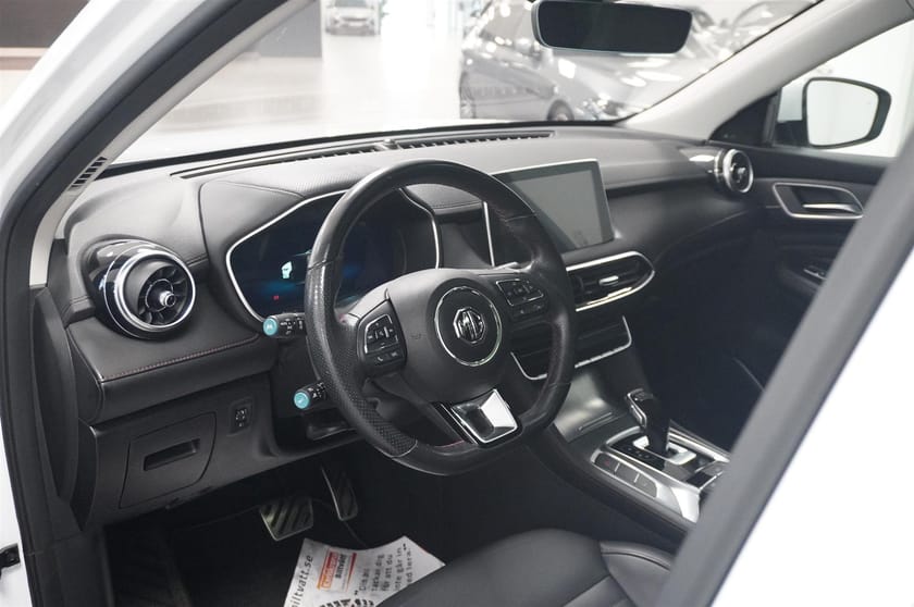 Bild 4 av MG EHS PHEV Luxury 258hk Panorama 360kamera