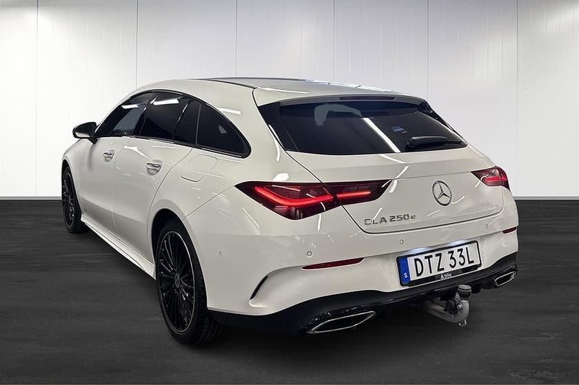 Bild 3 av Mercedes-Benz CLA 250 e Shooting Brake AMG DRAG PANORAMA