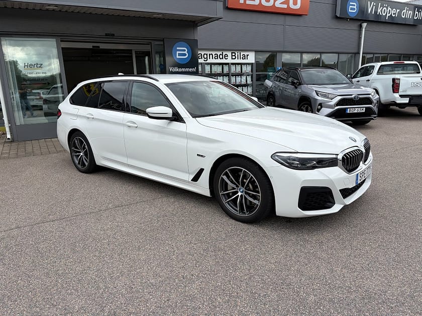 Bild 2 av BMW 530e xDrive Touring Steptronic M Sport, Drag, Backkamera