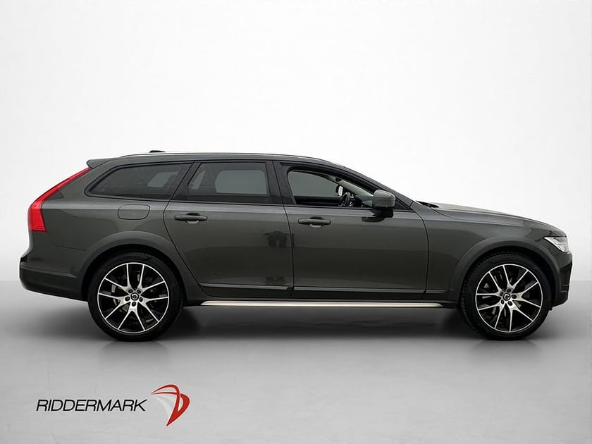 Bild 4 av Volvo V90 Cross Country AWD Plus Skinn Drag Kamera Värmare