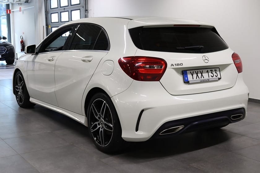 Bild 4 av Mercedes-Benz A 180 AMG Line exteriör