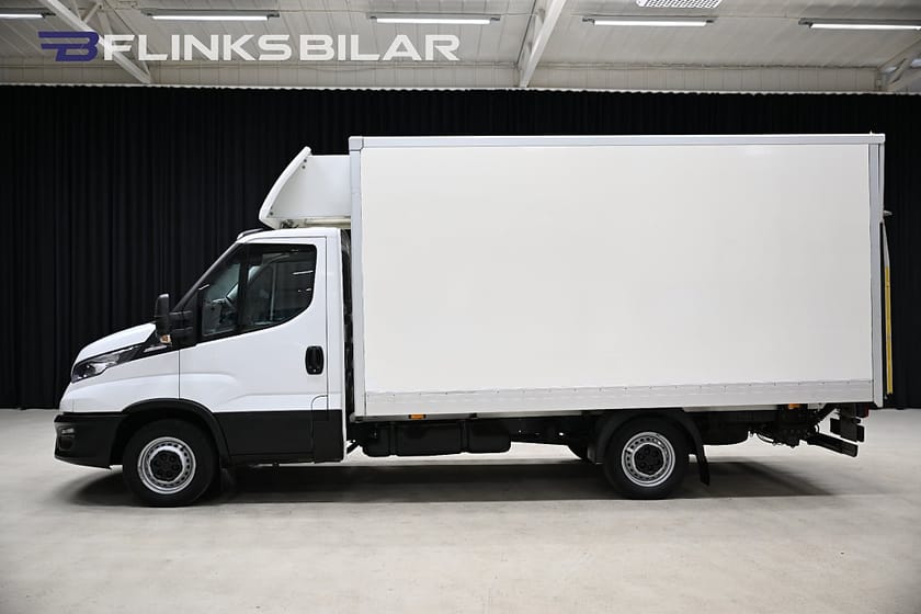 Bild 2 av Iveco Daily 35-140 Chassi Cab 136HK Automat|Volymskåp|BG-Lyft|Sidodörr|Backkamera