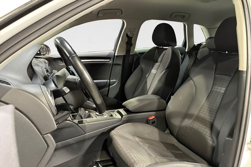 Bild 3 av Audi A3 Sportback SB 1.6 TDI 110 HK AMBITION BLUETOOTH P-VÄRM KAMREM BYTT