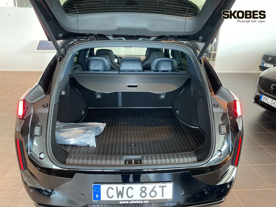 Lynk & Co 08 PHEV