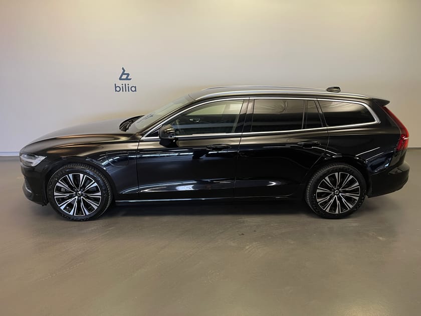 Bild 2 av Volvo V60 Recharge T6 Core Edition / Tonade rutor / Backkamera / Navigation /
