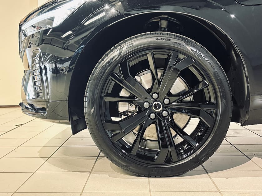 Bild 3 av Volvo XC60 T6 Plus Black Nordic Edition | 360 | Harman Kardon