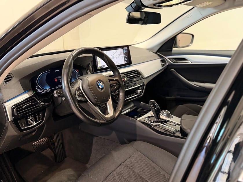 Bild 4 av BMW 530e xDrive Touring xDrive, Värmare, Backkamera, Navigator