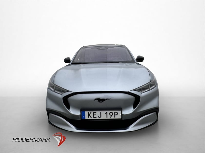 Bild 2 av Ford Mustang Mach-E Long Range AWD Pano B&O Skinn MOMS Drag