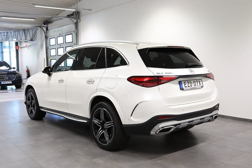 Bild 4 av Mercedes-Benz GLC 300 e 4MATIC 9G-Tronic AMG Premium Krok Burmester Euro6