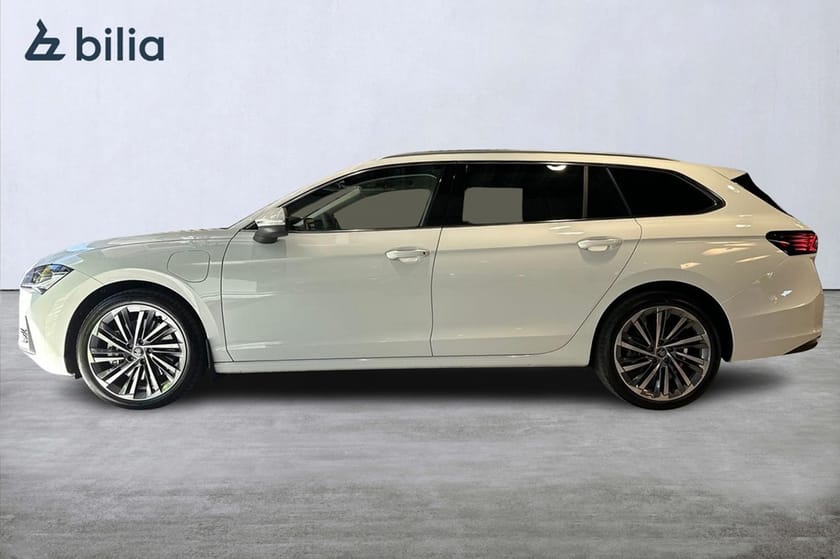 Bild 2 av Škoda Superb iV Kombi 2026 L&K 1,5 TSI